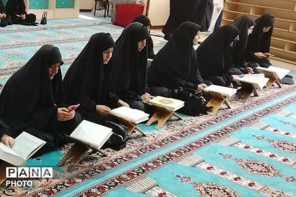 تقدیر از خادمین و فعالان ستاد نماز جمعه صباشهر به مناسبت سالروز اقامه اولین نماز جمعه