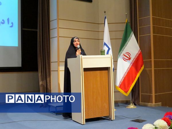 دیدار مشاور وزیر در امور زنان با دانشجویان دانشگاه فرهنگیان 