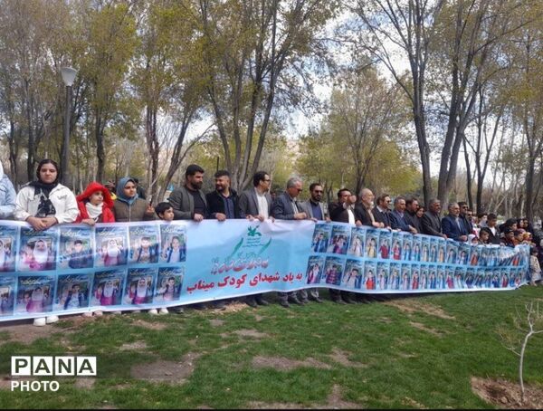 بغض های که از غم شعر می‌شوندو برروی نیمکت‌های آسمانی می‌نشینند 