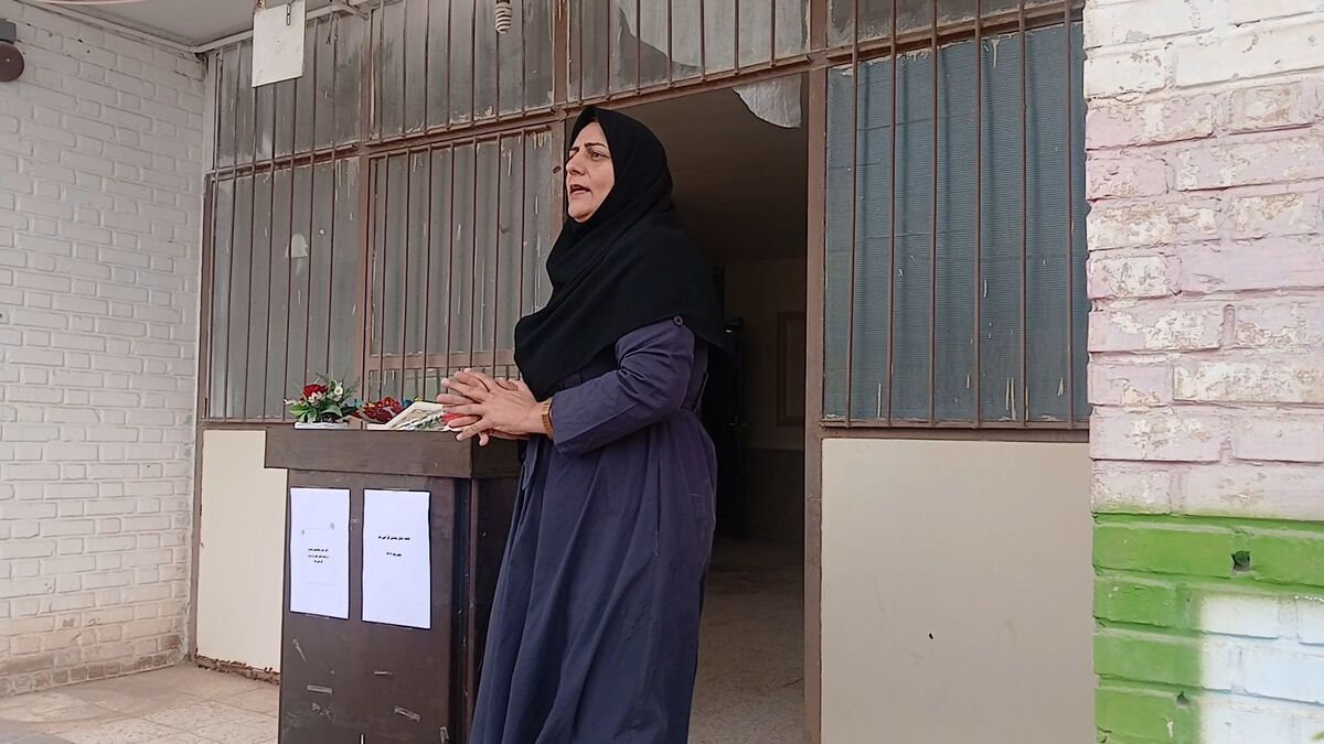 زنگ مهر و امید در مدرسه زکیه برآباد به صدا درآمد