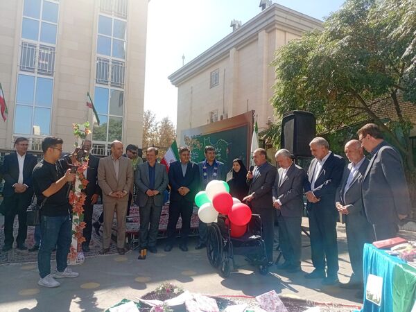 جشن عاطفه‌ها در مشهد برگزار شد