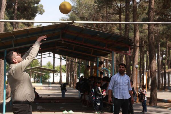  همایش تکریم از مقام معلم در اردوگاه شهید منتظری با حضور مسئولان بهارستان‌2