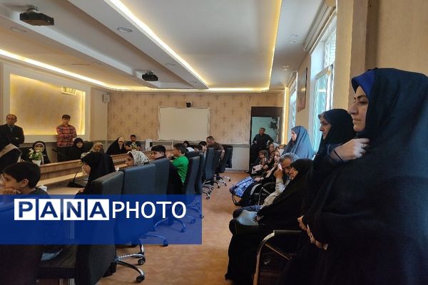 تجلیل از برگزیدگان پویش رأی با خانواده در نیشابور