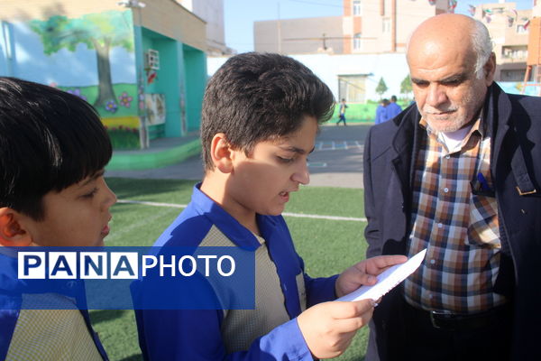 مسابقات بومی محلی در مدرسه شجاعی فر شهرستان بوشهر