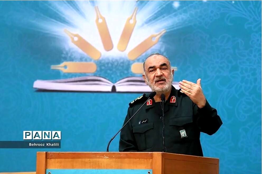 سرلشکر سلامی: شهید نیلفروشان بسیار ثابت‌قدم و باروحیه بود