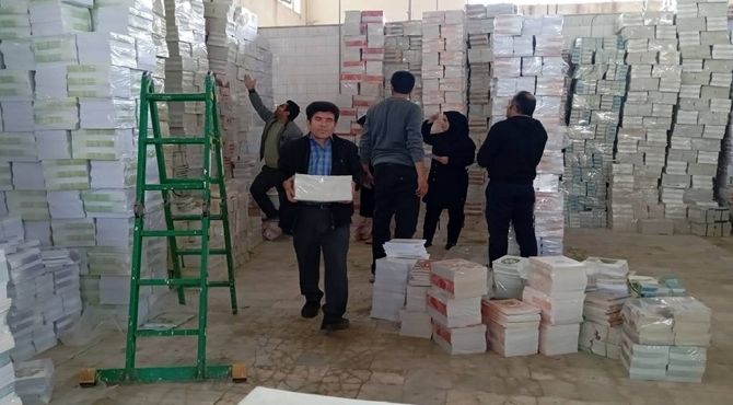 توزیع کتاب‌های درسی دوره‌های مختلف تحصیلی در استان اردبیل 