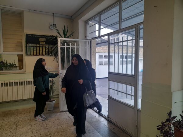 کارگاه آموزش خانواده در دبیرستان سرافرازان 