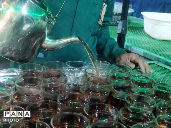 چایخانه حضرت زهرا (س)؛ جایی که مهربانی دم میآید و محبت سرو میشود