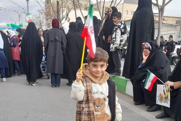 راهپیمایی باشکوه مردم قیامدشت در حمایت از آرمان‌های انقلاب