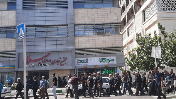 جاماندگان اربعین حسینی در مسیر حرم مطهر امام مهربانی
