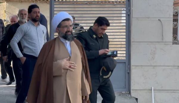 شکوه بندگی در نماز عید فطر گلوگاه
