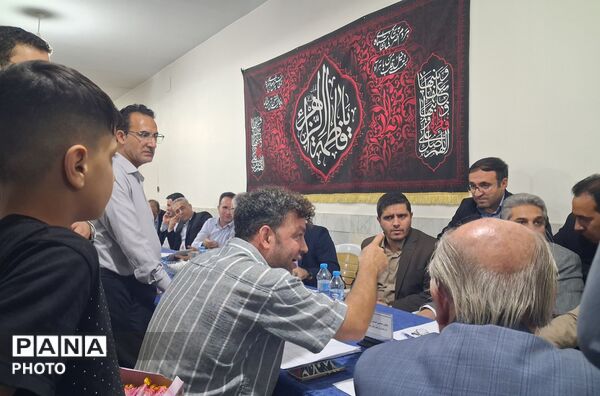 ملاقات مردمی بهارستان با جمعی از مسئولین شهرستان
