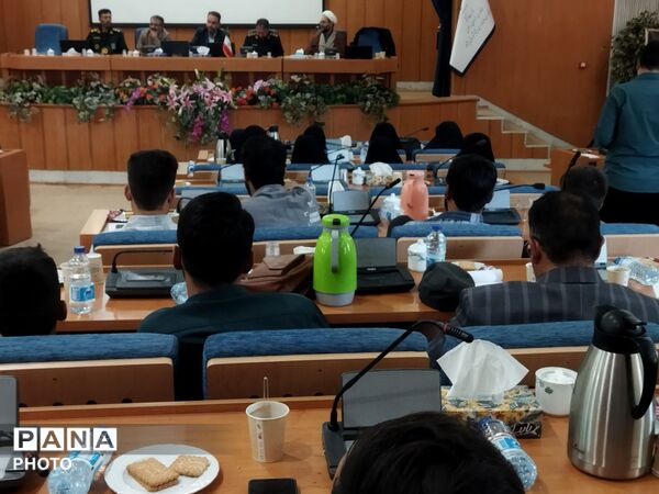 نشست صمیمی فرماندار نیشابور با خبرنگاران
