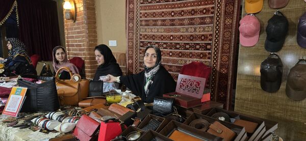 برپایی بازارچه نوروزی ارغوان در فاروج