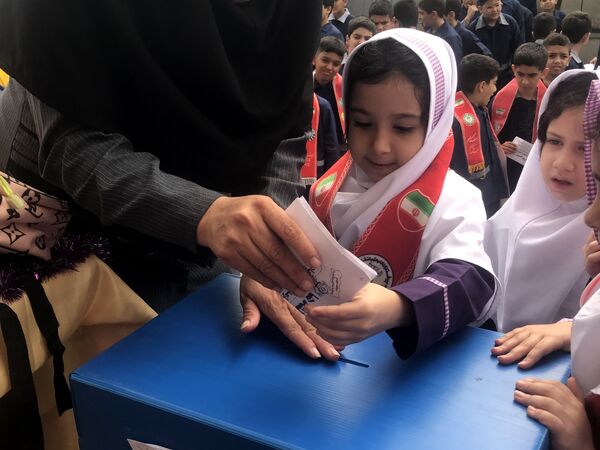 زنگ عاطفه‌ها در دبستان امیرصدرا روحی فرد پور محمودآباد 