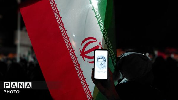 طنین «الله اکبر» در فتح‌آباد، آینه‌ی بیعت با رهبر شد