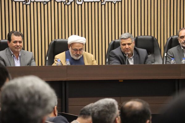 نشست هم‌اندیشی فرهنگیان تربت‌حیدریه با محوریت نهضت مدرسه‌سازی