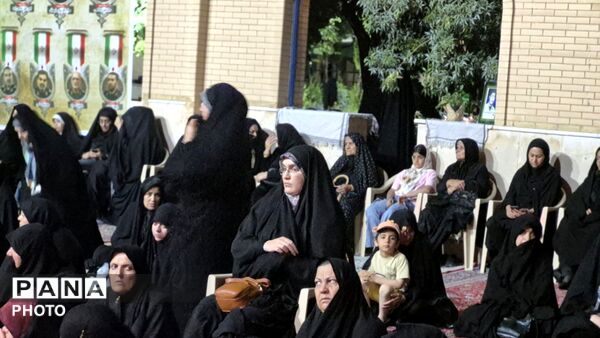 شب‌های نورانی گلزار شهدا در تجمعات مردمی در فارسان