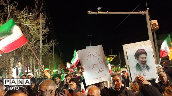 حضور در صحنه و تداوم حفظ وحدت ملی 