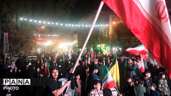 اجتماع مساجد منطقه ۱۰ تهران و بزرگداشت شهدای مدافع جمهوری اسلامی ایران 