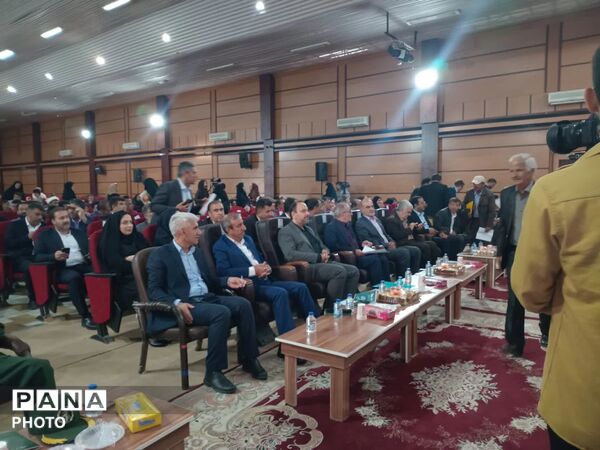 جشن روز معلم با حضور معاون پرورشی و فرهنگی وزیر آموزش و پرورش در یاسوج 