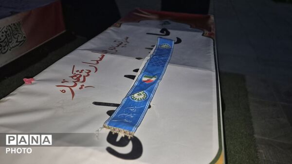 شب‌های نورانی گلزار شهدا در تجمعات مردمی در فارسان
