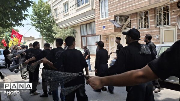 راهپیمایی صبح تاسوعا با حضور هیئت ابوالفضلیون رسالت 
