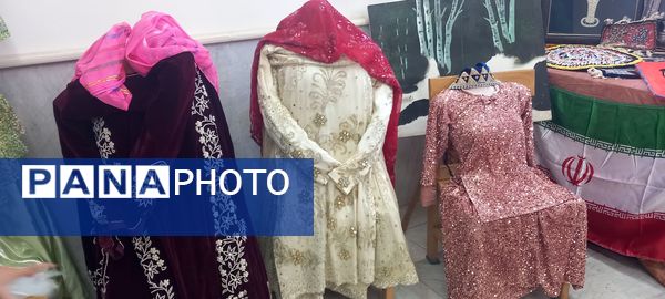 نمایشگاه دست‌سازه‌ها به‌مناسبت دهه فجر در شهر سپیددشت