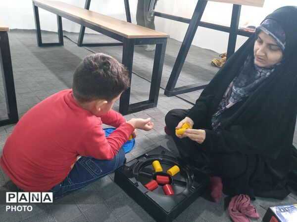  حضور دانش آموزان وکودکان در مجموعه فرهنگی آدینه شهر بار