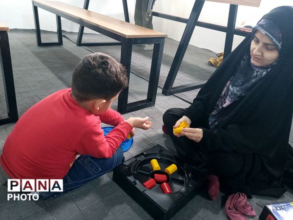  حضور دانش آموزان وکودکان در مجموعه فرهنگی آدینه شهر بار