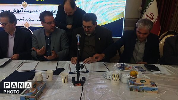 ۹ تفاهم نامه برای ساخت و بازسازی مدارس نیشابور توسط عبدالرضا وکیلی امضا شد