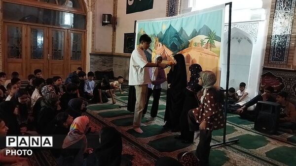غرفه دهه نودی های مسجد جامع در شب صد و چهل و چهارم 