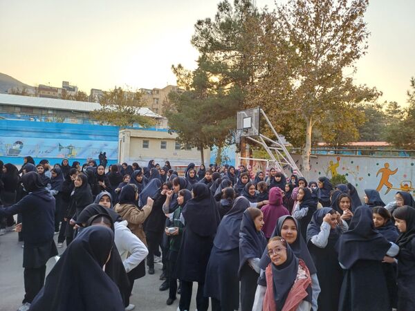 برگزاری انتخابات شورای دانش آموزی در دبیرستان مطهره ناحیه ۶