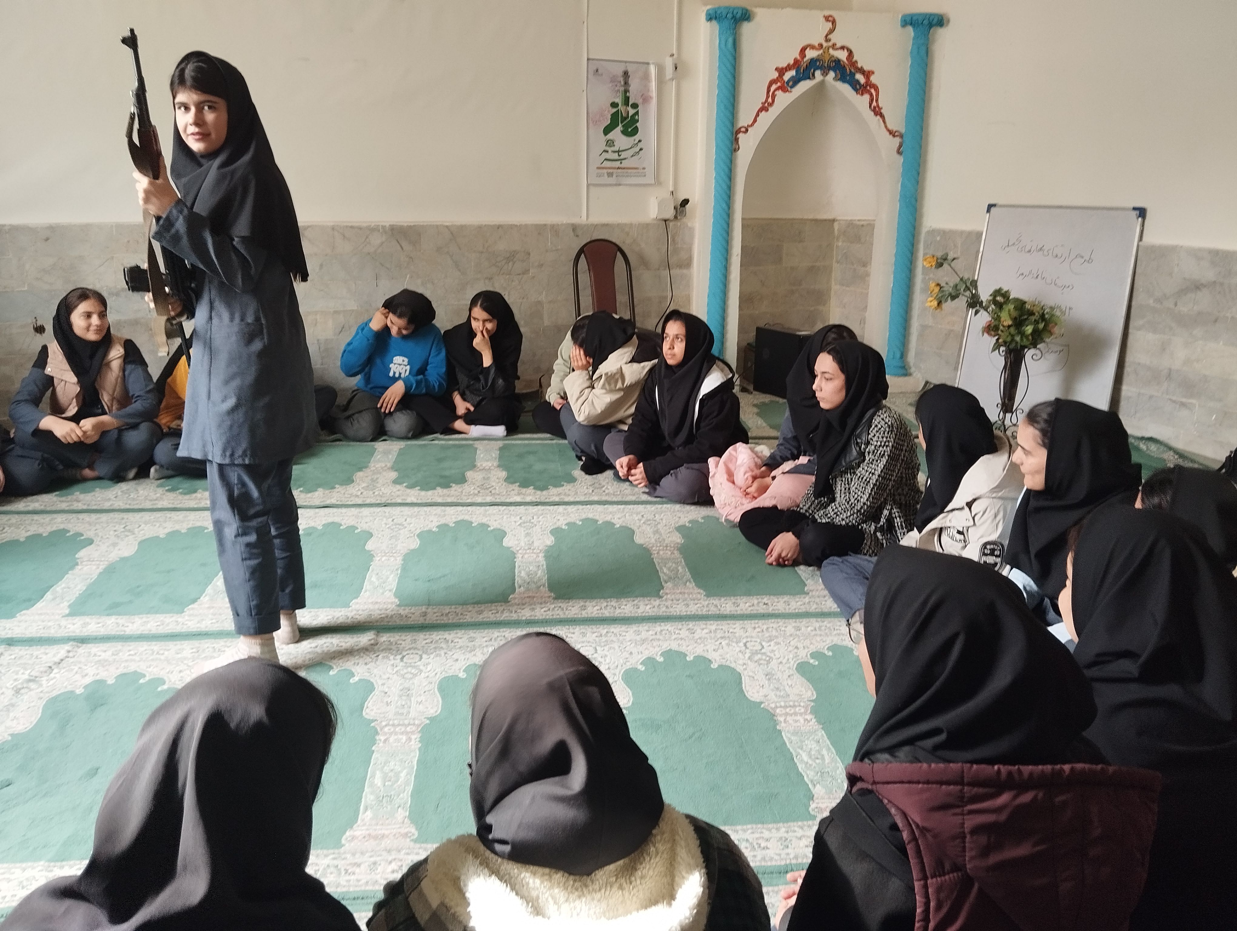 آموزش آمادگی دفاعی در سطح مدارس شهر آشخانه