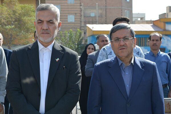 حاج مجید خوئی و بانو کمپانی، سازندگان ۹ کلاس جدید برای دختران بهارستانی