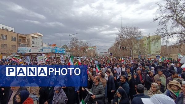 تجلی ولایتمداری در مسیر ۲۲ بهمن