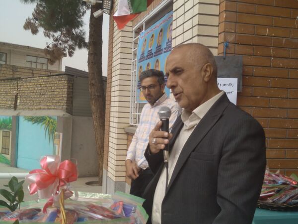 مراسم زنگ مهر در دبیرستان نمونه مرحوم طاووسی خلیل آباد