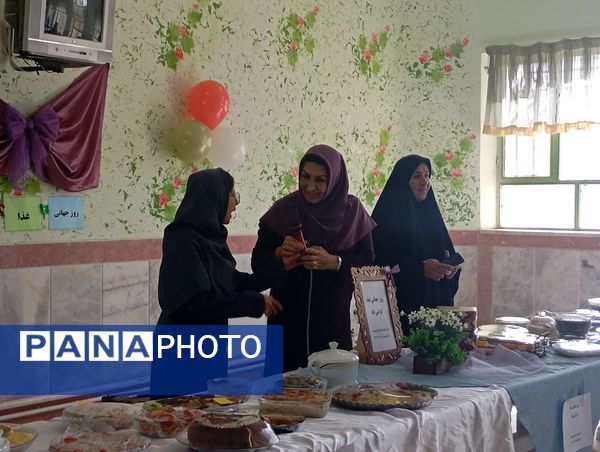 جشنواره غذا دبیرستان شهید تاجی(فضلیت)