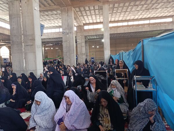 نماز عبادی سیاسی جمعه همزمان باهفته وحدت درنیشابور