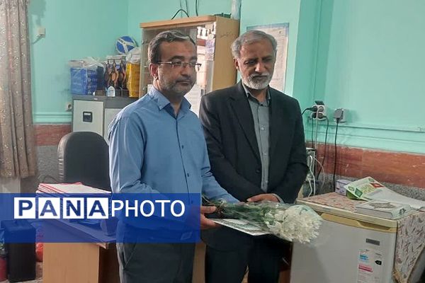 تجلیل از مدیر و کارکنان مدرسه نمونه رازی سعدآباد