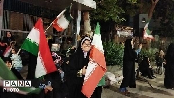 گذری بر میدان حافظ در   هشتاد و پنجمین شب از اجتماعات مردمی نیشابور