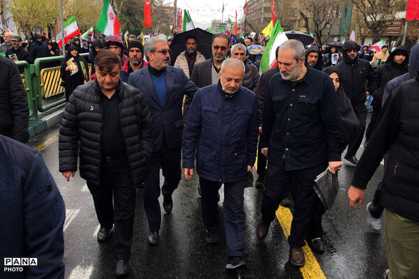 حضور وزیر آموزش و پرورش در راهپیمایی روز قدس در تهران