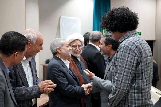 تقدیر از دانش‌آموز طلایی المپیاد نانو در خراسان جنوبی