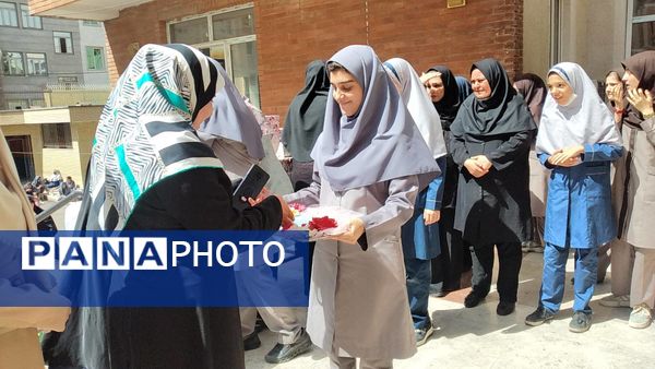 جشن روز معلم دبیرستان شهیده محبوبه دانش 