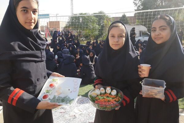 برگزاری اردوی درون‌مدرسه‌ای با محوریت صبحانه سالم در آموزشگاه هیأت امنایی فرزانگان ملارد