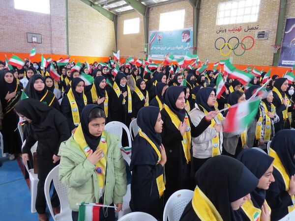 همایش پیشگیری از آسیب‌های چهارشنبه سوری در دبیرستان نرجس بجنورد