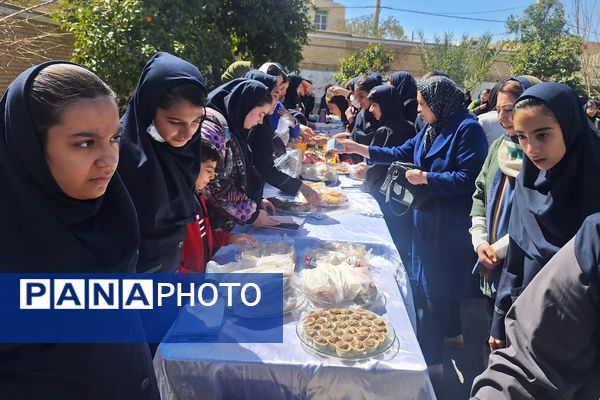 برگزاری بازارچه  کسب و کار دانش‌آموزی در آموزشگاه پویش ناحیه ۳شیراز 