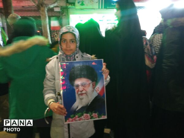 دهه نودی ها صحنه اجتماعات را زیباتر کردند