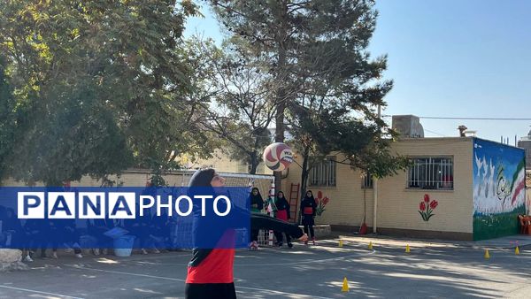 مراسم بزرگداشت هفته تربیت بدنی و ورزش در دبیرستان شاهد هاجر