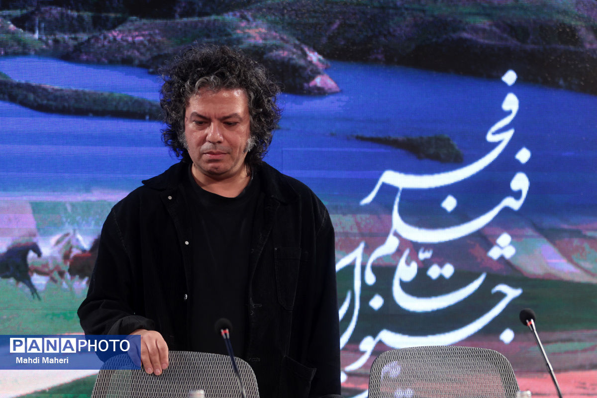 نشست نقد و بررسی فیلم «جهان مبهم هاتف» در چهل و چهارمین جشنواره ملی فیلم فجر